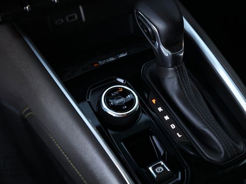 Used 2024 Chevrolet Colorado ZR2 w/ ZR2 Convenience Package III image 34