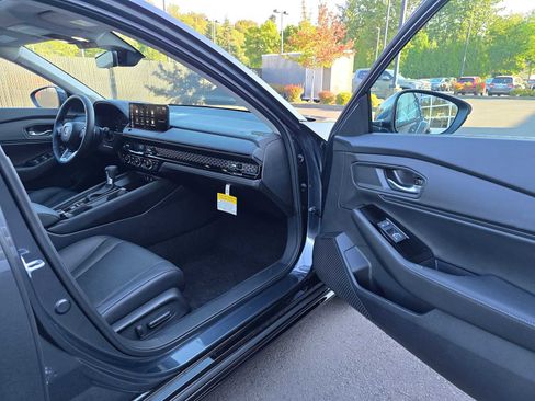 New 2025 Honda Accord Touring image 10