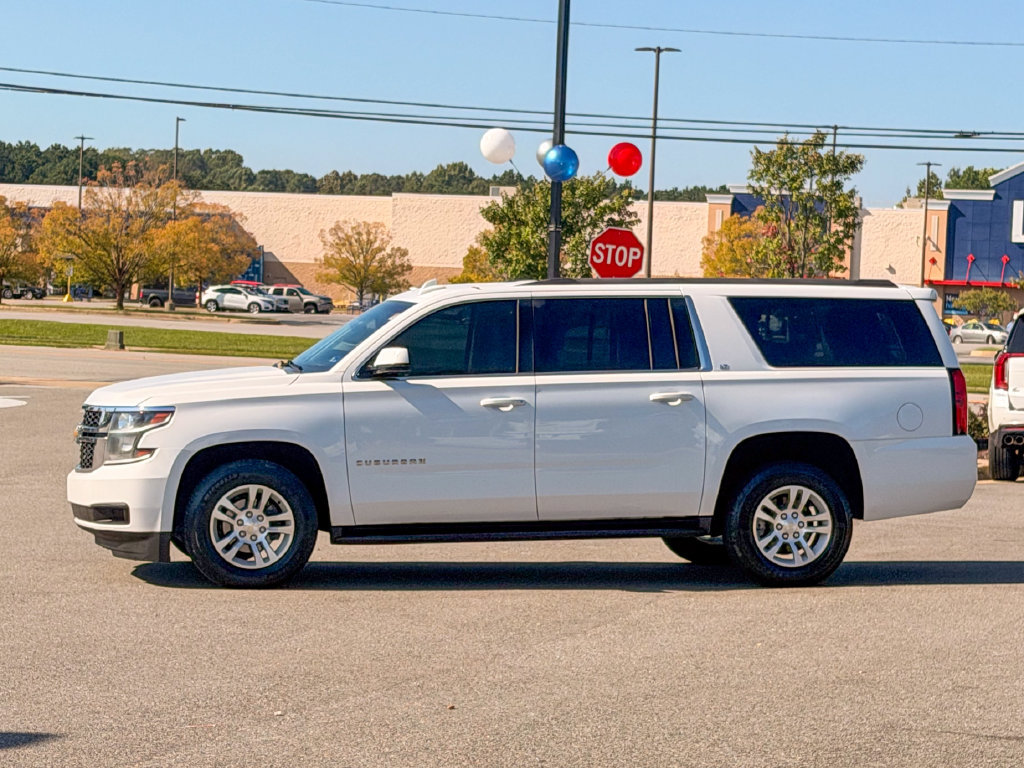 Used 2016 Chevrolet Suburban LT RWD image 4