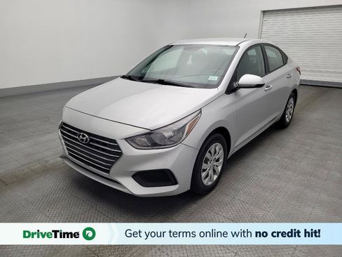 Used 2021 Hyundai Accent SE image 1