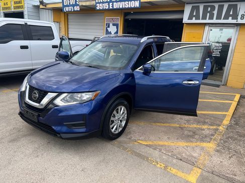Used 2019 Nissan Rogue SV FWD image 8