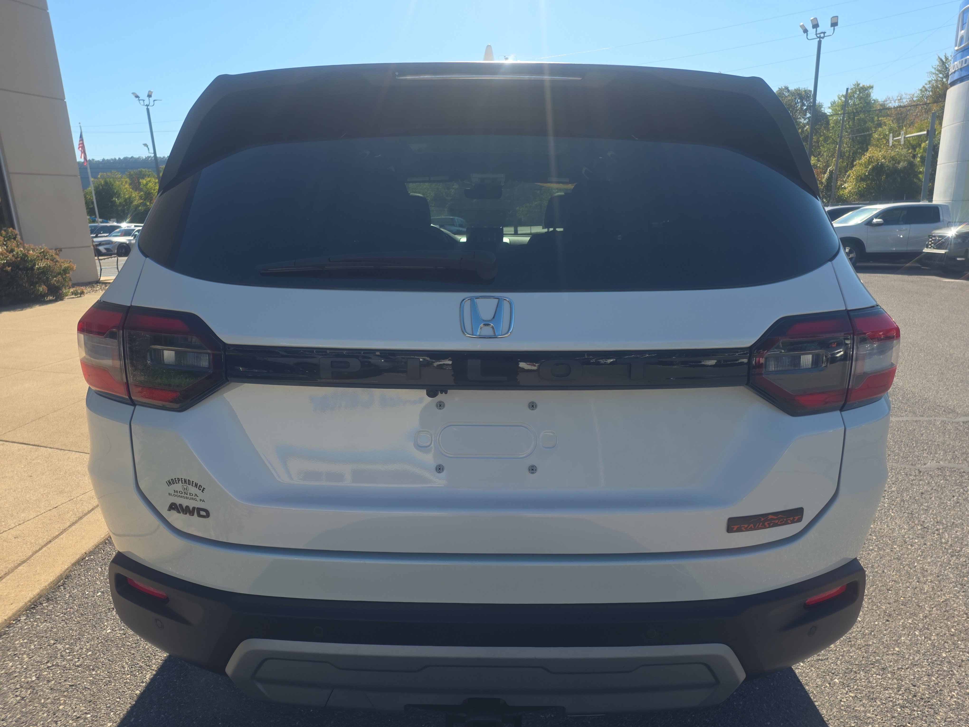 Used 2023 Honda Pilot TrailSport image 6