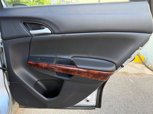 Used 2010 Honda Crosstour EX-L image 35