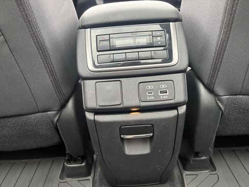 Used 2025 Subaru Ascent Onyx Edition AWD/4WD image 15