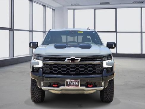 Used 2025 Chevrolet Silverado 1500 ZR2 w/ Technology Package AWD/4WD image 2