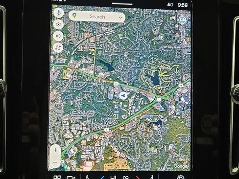 Used 2023 Volvo XC40 B4 Ultimate w/ Protection Package Premier image 22