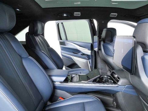 Certified 2026 Cadillac Escalade IQ Sport 2 AWD/4WD image 19