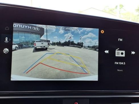 Certified 2025 Hyundai Elantra SEL FWD image 28