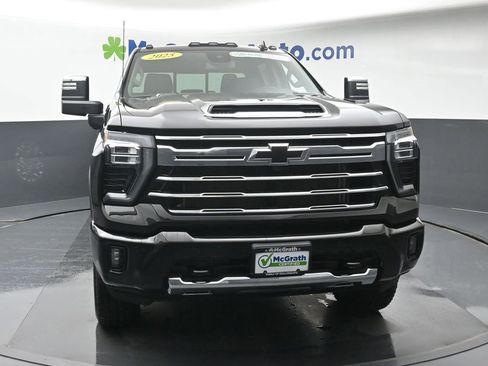 Used 2025 Chevrolet Silverado 2500 LTZ w/ LTZ Plus Package image 4
