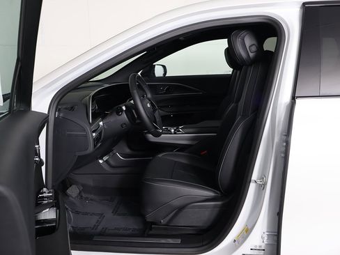 Used 2025 Cadillac Lyriq Sport w/ LPO, Floor Liner Package image 27