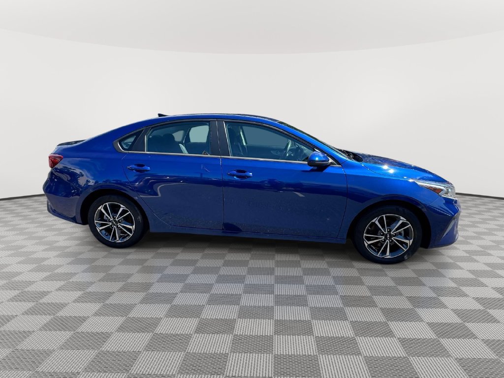 Used 2022 Kia Forte LXS FWD image 7