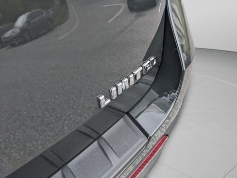 Used 2023 Ford Explorer XLT w/ Equipment Group 202A RWD image 40