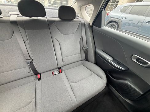 Used 2025 Kia K4 LXS image 41