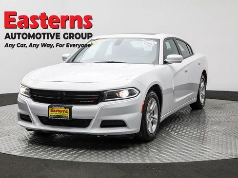 Used 2022 Dodge Charger SXT w/ Leather Interior Group image 1