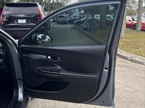 Used 2019 Hyundai Veloster 2.0 image 19