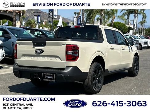 New 2025 Ford Maverick Lariat w/ Black Appearance Package image 8