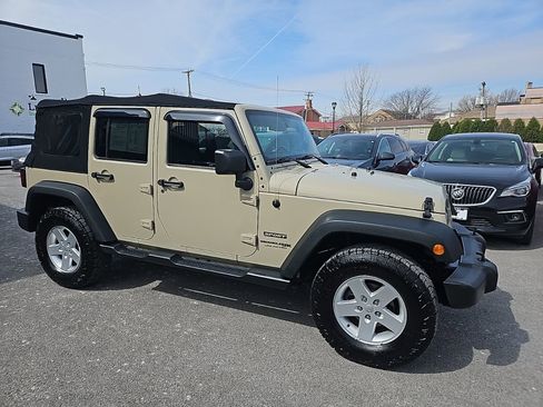 Used 2018 Jeep Wrangler Unlimited Sport S image 8