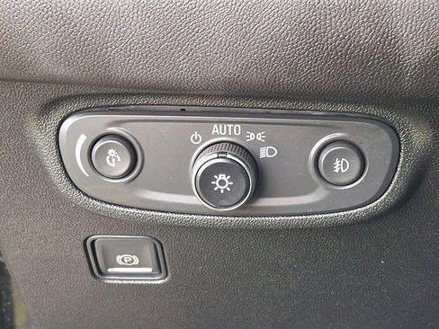 Used 2022 GMC Terrain SLT w/ Infotainment Package II AWD/4WD image 24
