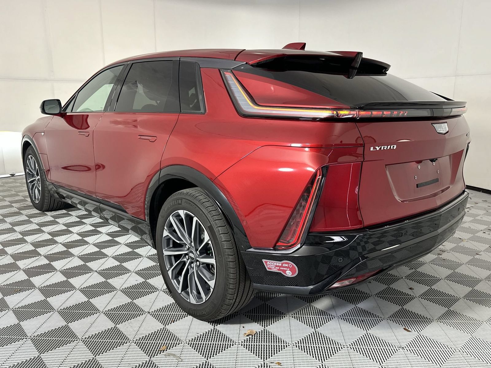 Used 2024 Cadillac Lyriq Sport RWD image 6