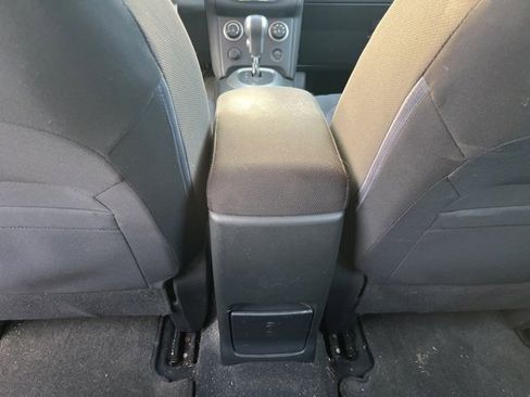 Used 2014 Nissan Rogue S image 14