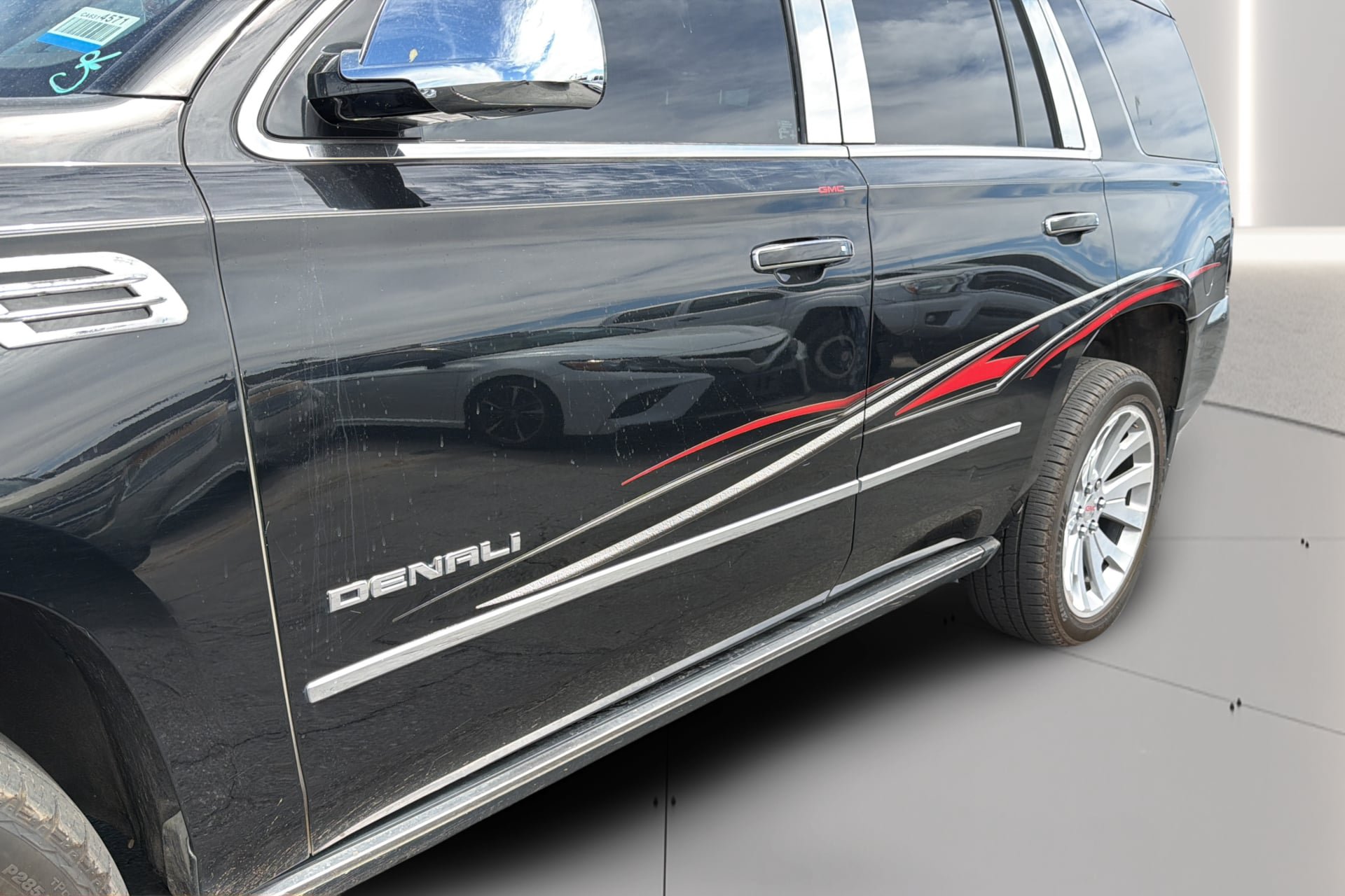 Used 2016 GMC Yukon Denali w/ Open Road Package AWD/4WD image 13