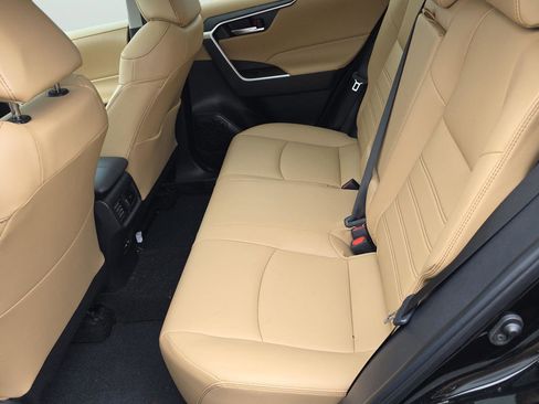 Used 2024 Toyota RAV4 XLE Premium image 70