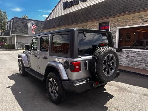 Used 2021 Jeep Wrangler Unlimited Sahara w/ Uconnect 4C Nav & Sound Group AWD/4WD image 5