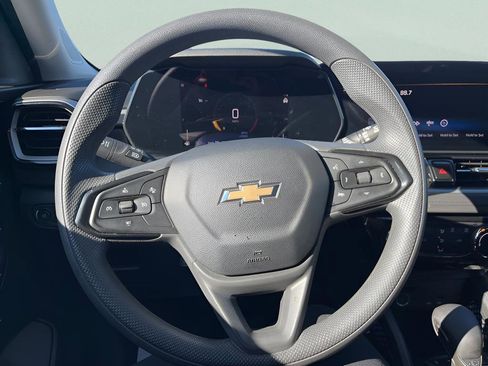 Used 2025 Chevrolet TrailBlazer LT AWD/4WD image 19