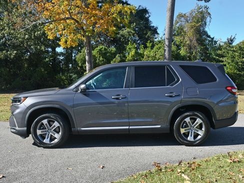 Certified 2025 Honda Pilot EX-L image 2