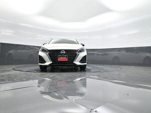 Used 2025 Nissan Altima 2.5 S FWD image 39