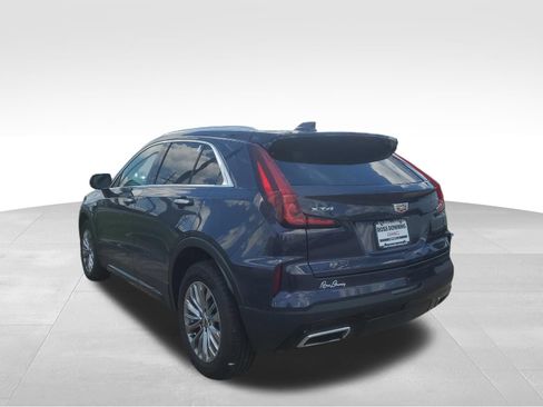 Used 2024 Cadillac XT4 Premium Luxury FWD image 6
