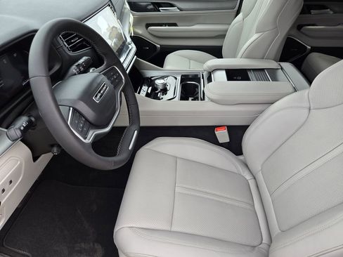 New 2026 Jeep Grand Wagoneer L Limited AWD/4WD image 7