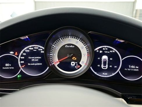 Used 2022 Porsche Cayenne Turbo image 18