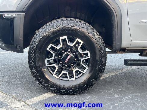 Used 2024 GMC Sierra 2500 AT4X image 30