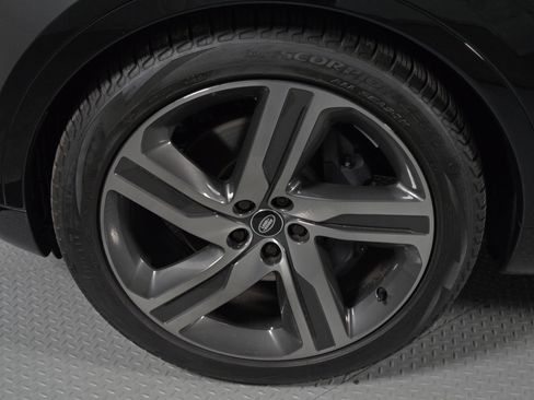 Used 2026 Land Rover Discovery Limited Edition AWD/4WD image 9