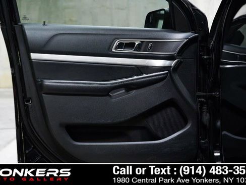 Used 2016 Ford Explorer XLT w/ Equipment Group 202A AWD/4WD image 32