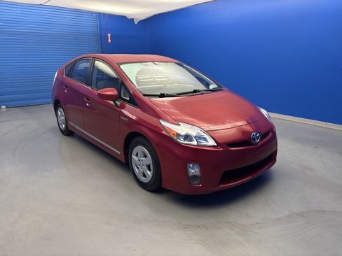 Used 2011 Toyota Prius Four FWD image 2