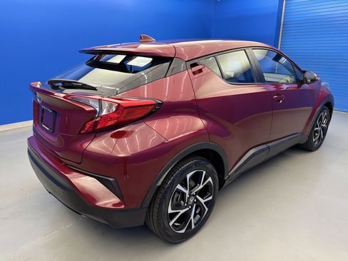 Used 2018 Toyota C-HR XLE FWD image 7