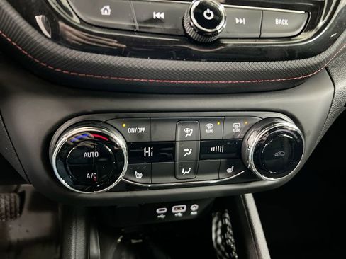 Used 2023 Chevrolet TrailBlazer RS w/ Convenience Package image 16