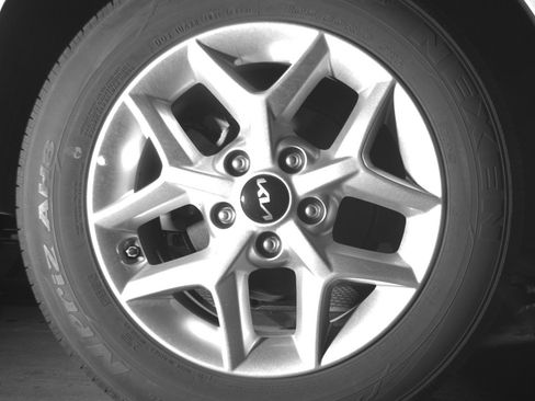 Used 2025 Kia Soul LX w/ LX Technology Package FWD image 15