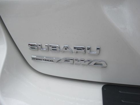 Used 2024 Subaru Crosstrek 2.0i Premium w/ Crosstrek Mirror Package AWD/4WD image 9