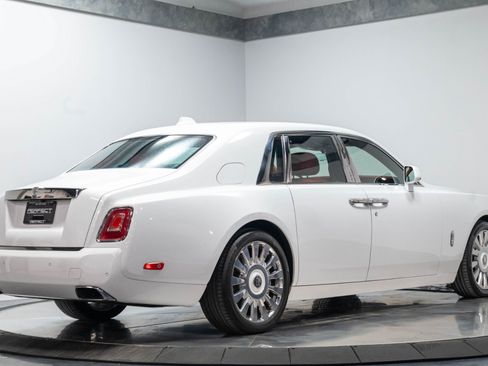 Used 2019 Rolls-Royce Phantom Sedan RWD image 41