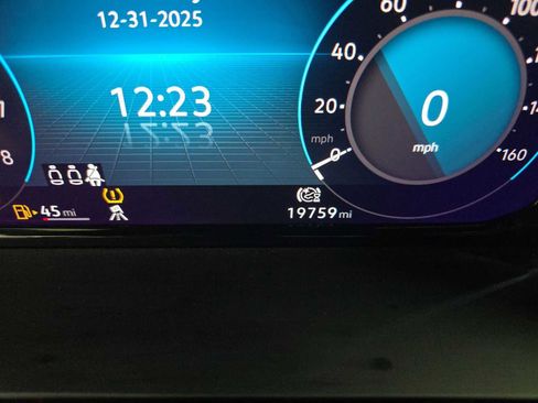 Used 2024 Volkswagen Atlas Cross Sport SE image 12