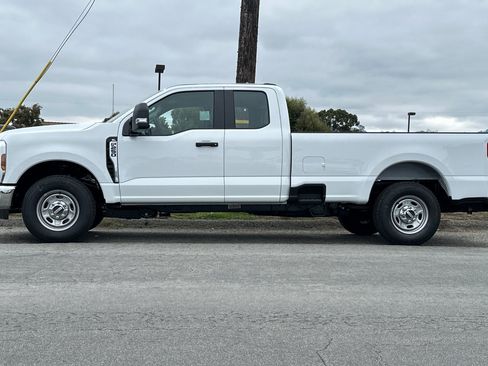 New 2026 Ford F250 XL w/ XL Chrome Package image 9