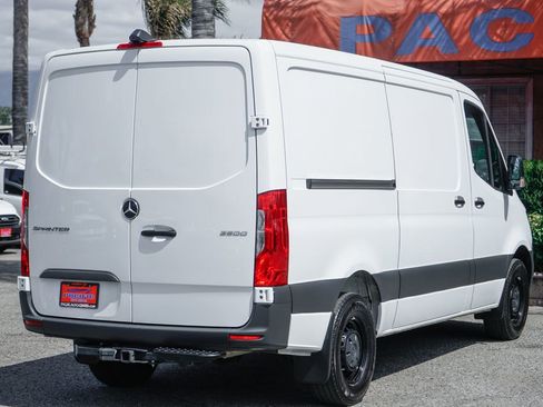 Used 2024 Mercedes-Benz Sprinter 2500 image 10