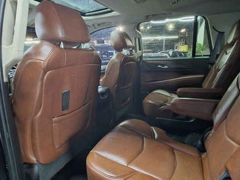 Used 2016 Cadillac Escalade Luxury image 27