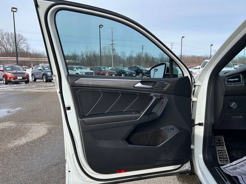 Used 2023 Volkswagen Tiguan SEL R-Line image 15