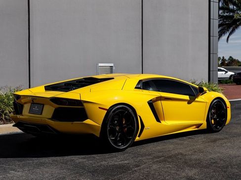 Used 2014 Lamborghini Aventador image 5