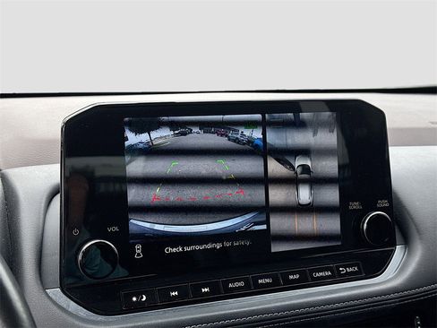 Used 2022 Nissan Rogue Platinum w/ Head-Up Display Package image 16