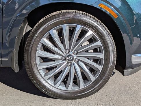 Used 2023 Hyundai Palisade Calligraphy image 7